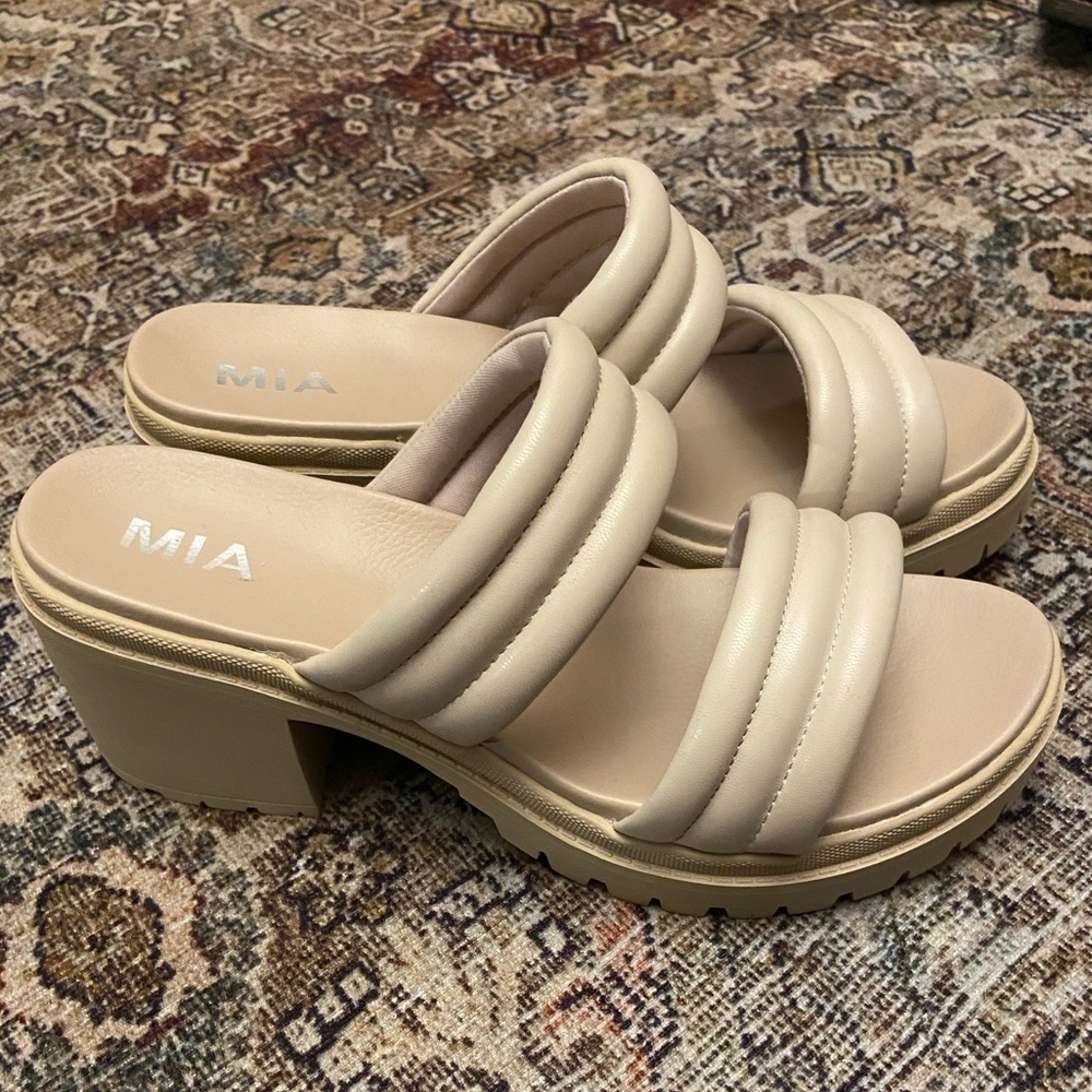 Mia lug sole slide Sz 8.5